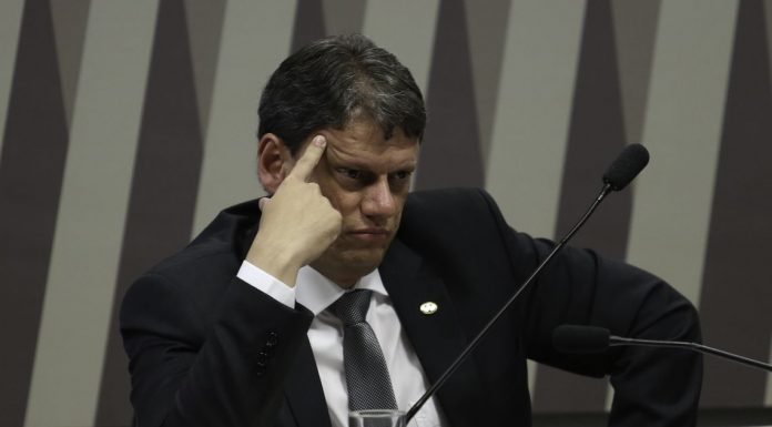 Ministro da Infraestrutura volta atrás em promessas