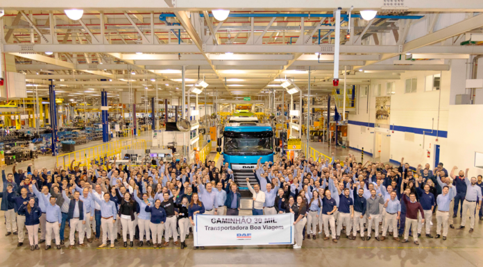 DAF comemora produção de 30 mil caminhões