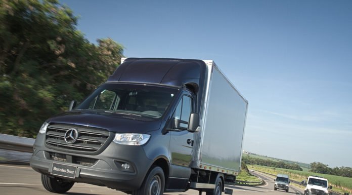 Sprinter Truck 417recebe baú sustentável
