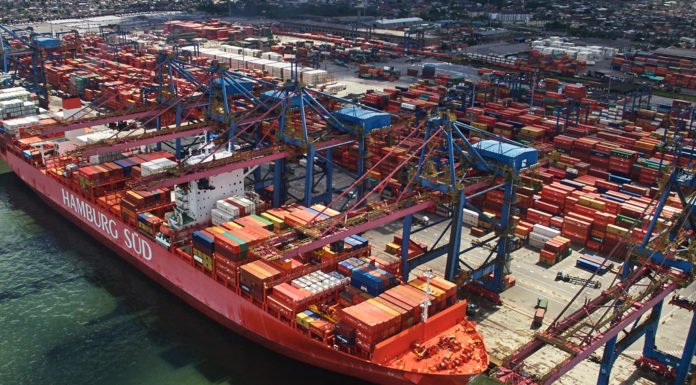 Tecon Santos passa a receber navios gigantes semanalmente