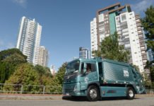 Curitiba testa caminhão elétrico na coleta de lixo